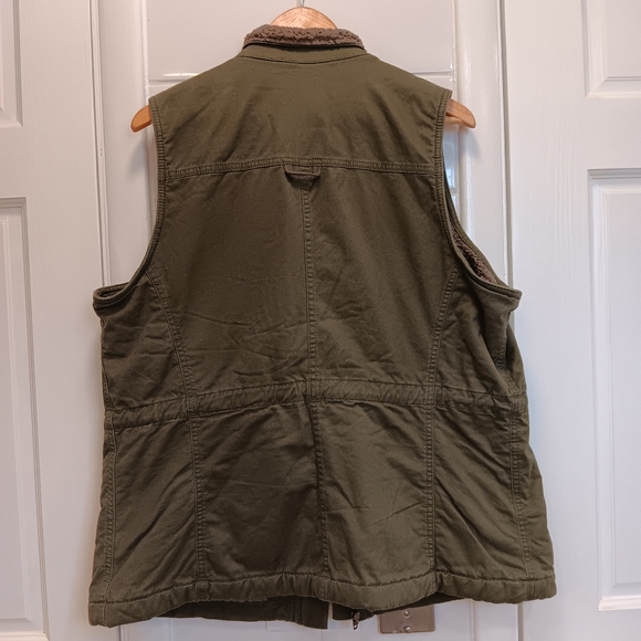 Vest - Picture 3 of 4